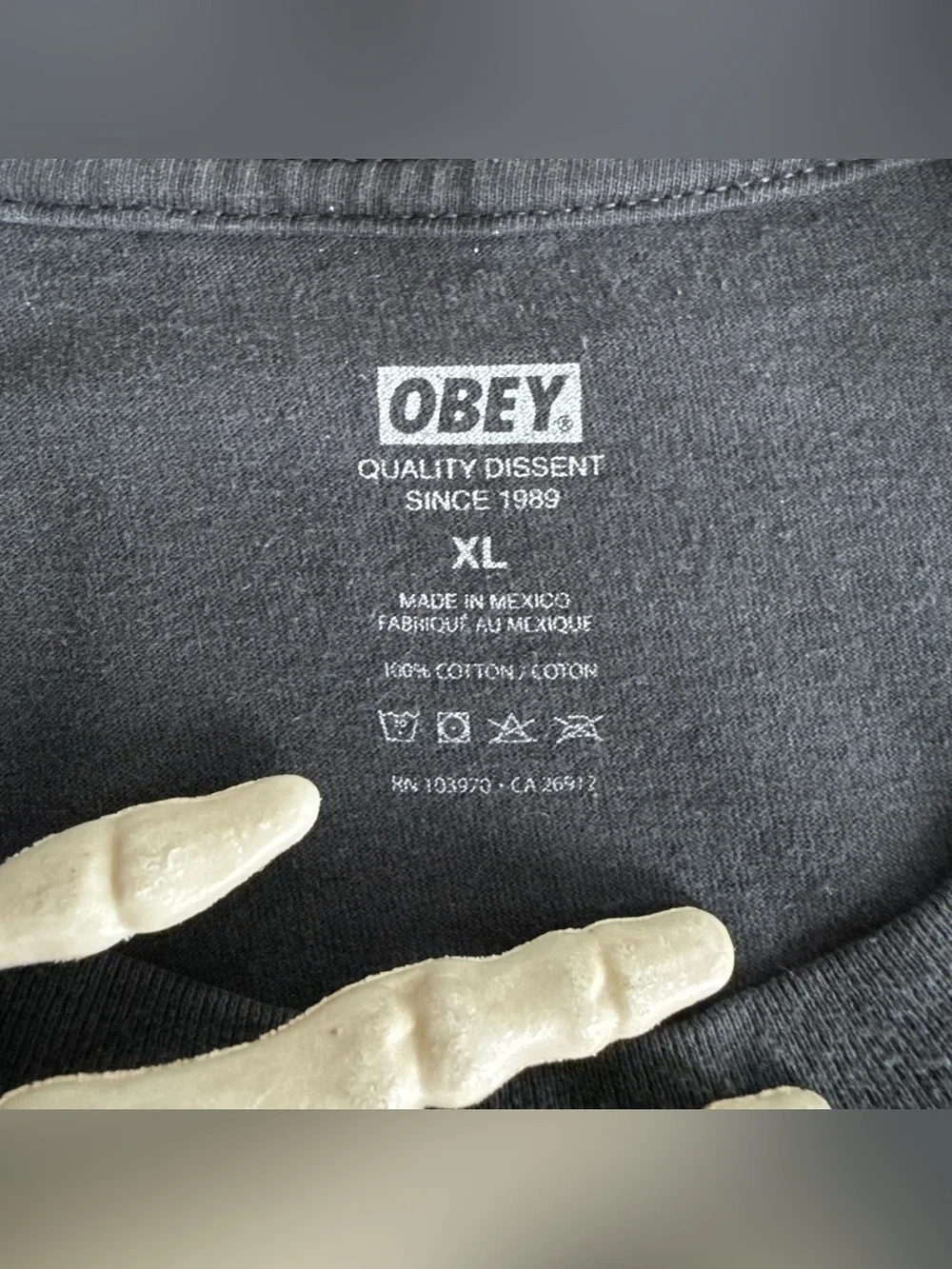 Obey Cropped Boxy Fire Dolphin Black Graphic Muscle Tee ~ Size XL